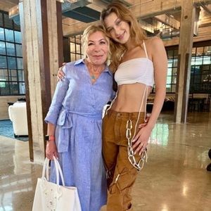 Are You Am I Artemis Top